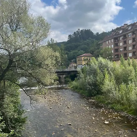 En Sotrondio Cerca Del Rio Nalon *