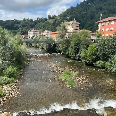 En Sotrondio Cerca Del Rio Nalon
